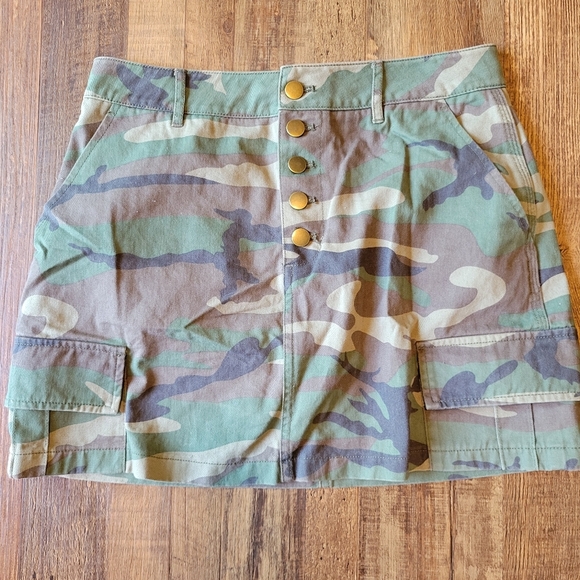 Forever 21 Camo Print Button Down Denim Mini Skirt - Picture 1 of 5